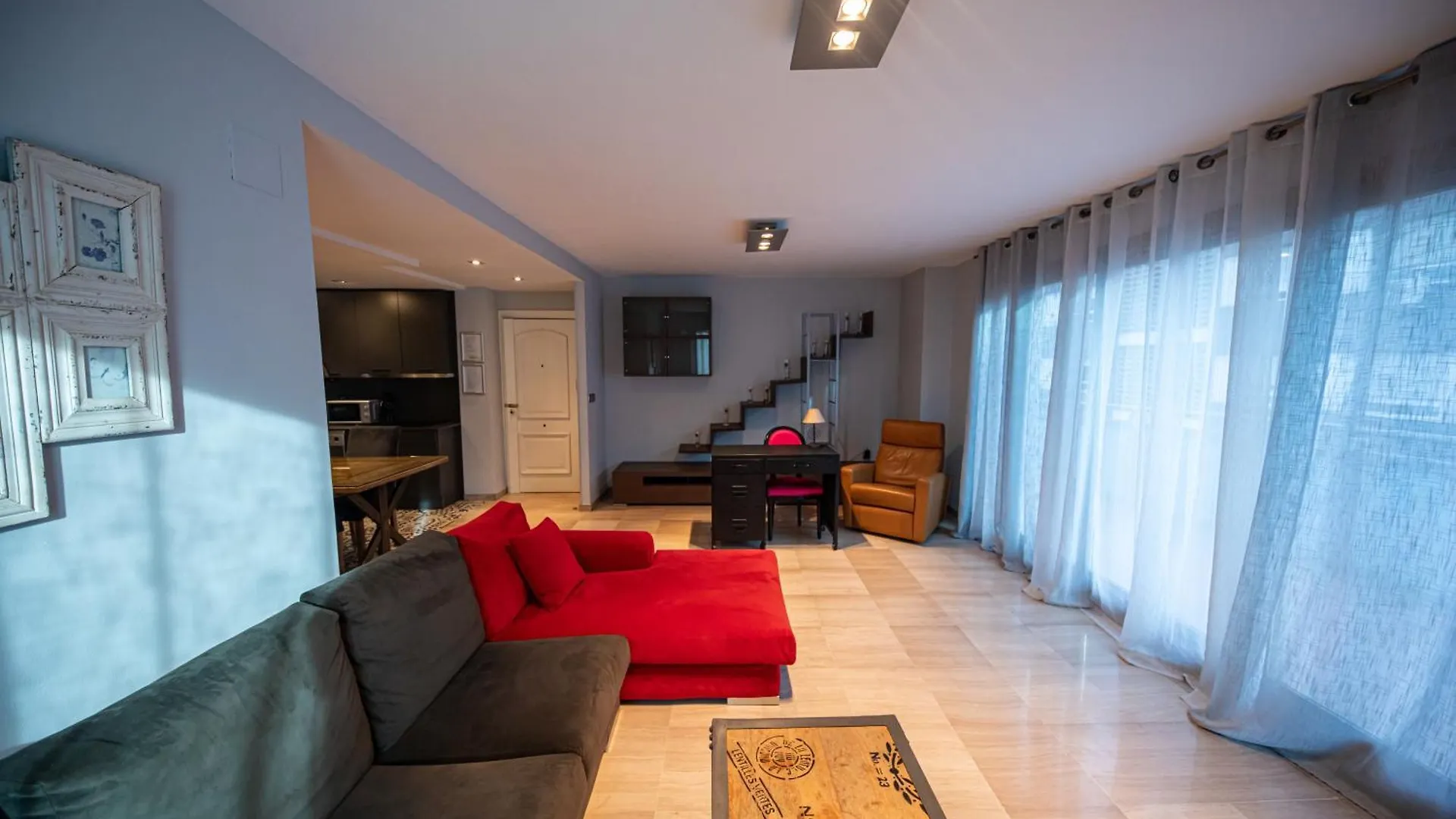 Atico Moderno Y Centrico Con Balcon Curvo En Jaen Apartment