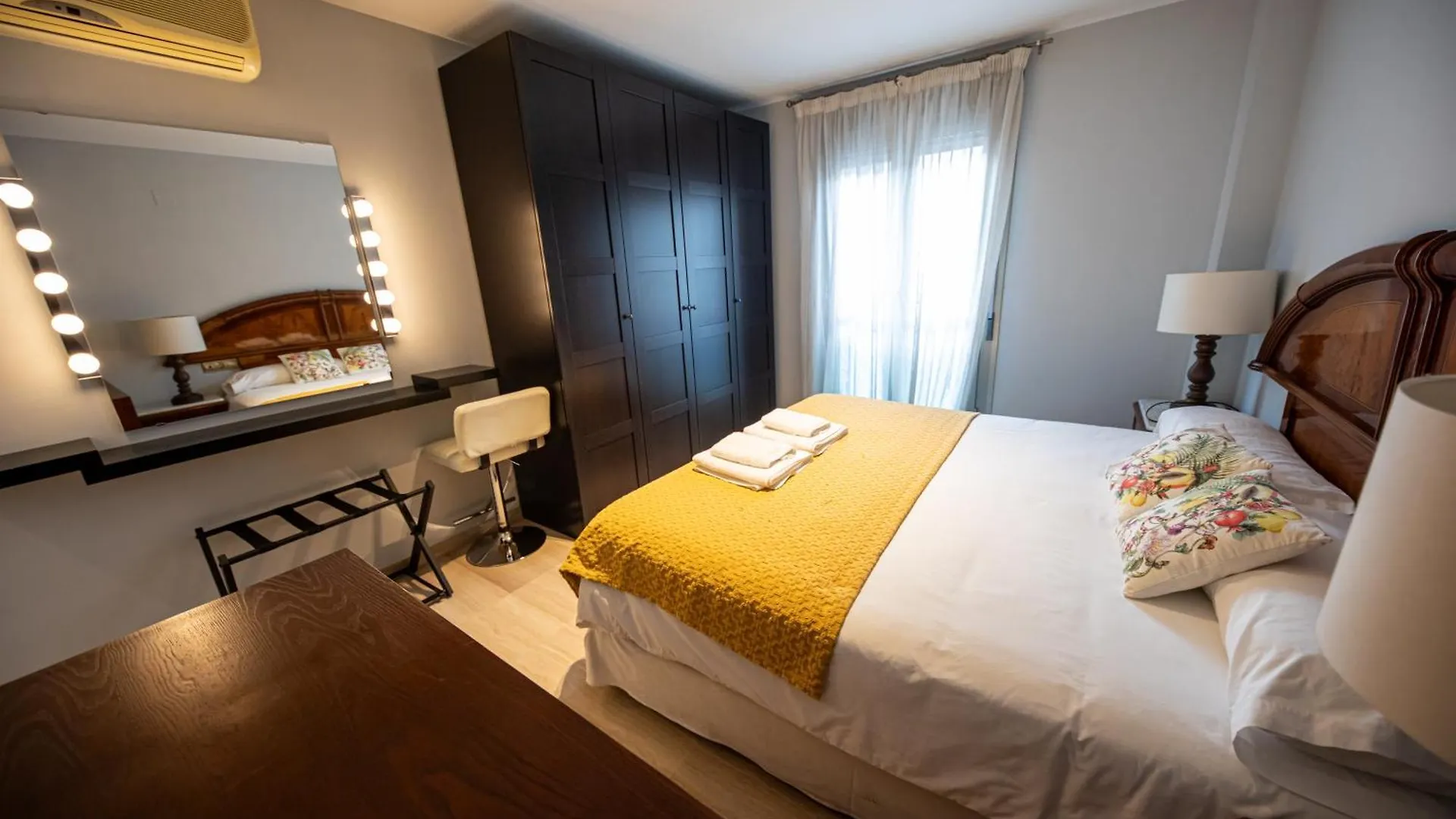 Atico Moderno Y Centrico Con Balcon Curvo En Jaen Apartment