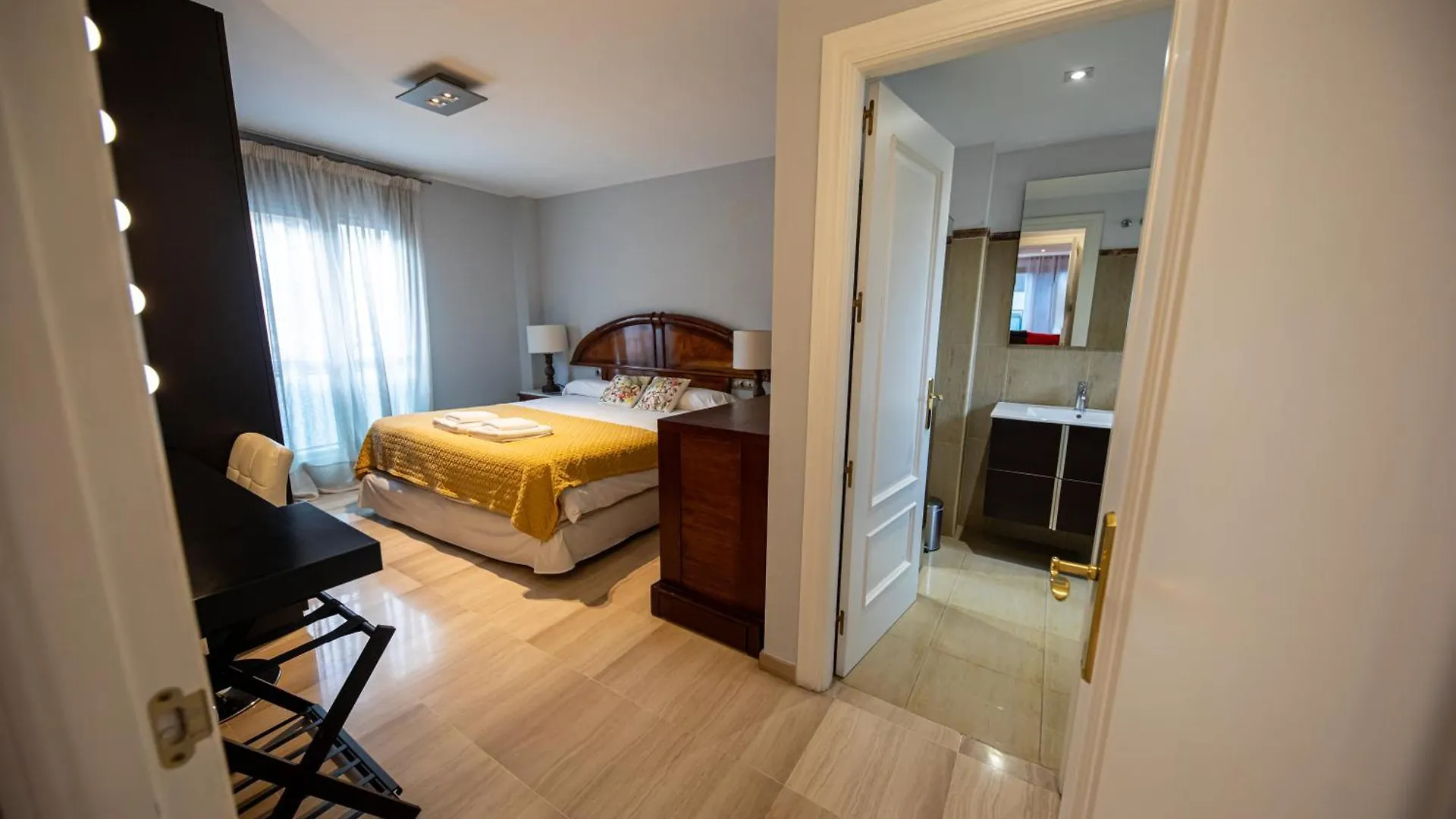 Atico Moderno Y Centrico Con Balcon Curvo En Jaen Apartment